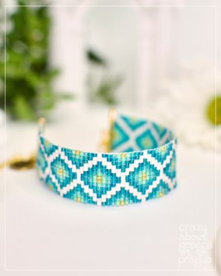 Tento poslední náramek s motivem hadí kůže je vyrobený z jemných Miyuki korálků. Tuto hadí kůži rozhodně nebudete chtít...